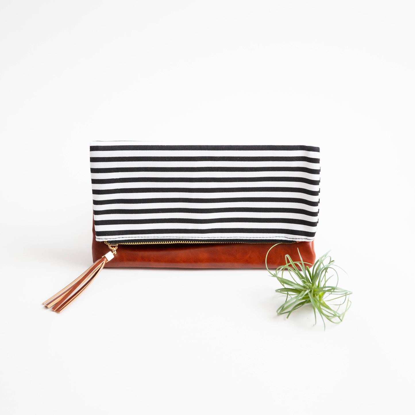 FoldOver ClutchClassic Black/White stripe