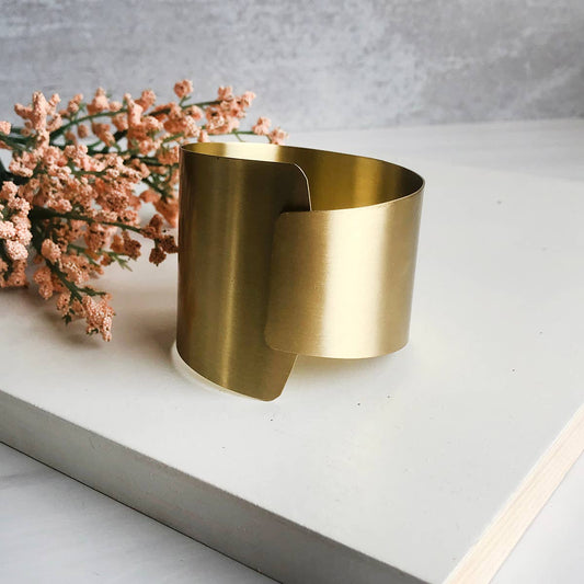 Embracing Cuff - Gold
