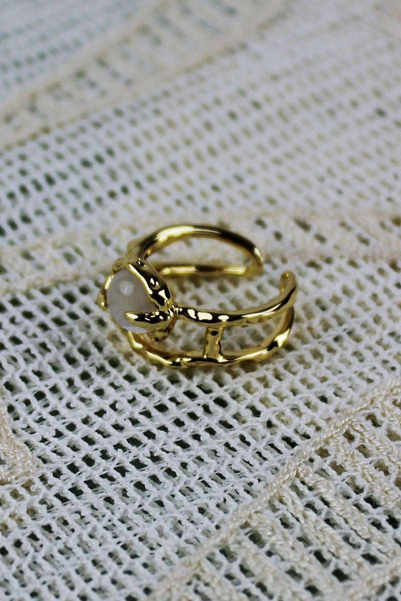 Moonstone & Zirconia Nugget Ring – French Minimalist Jewelry 🌙💎