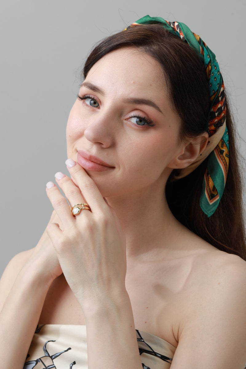 Moonstone & Zirconia Nugget Ring – French Minimalist Jewelry 🌙💎