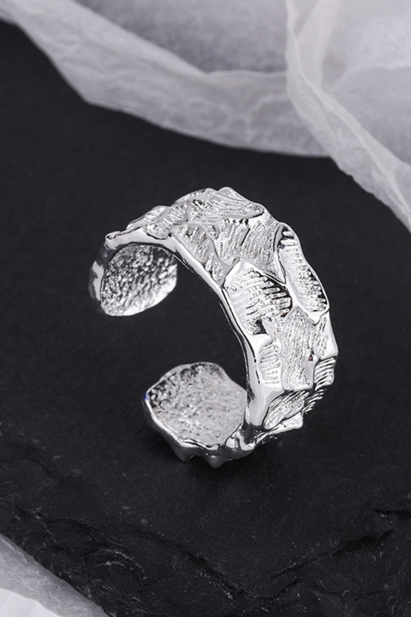 Geometric Nugget Ring – Textured Minimalist Jewelry ✨⛓️