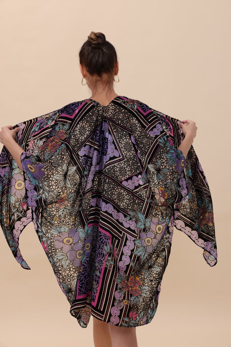 Velvet Bloom Kimono – Luxurious Textures & Artisan Craftsmanship🌸✨